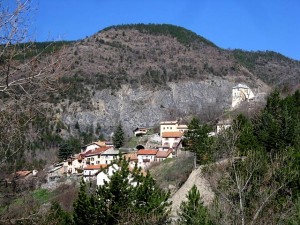 Le village de Théus